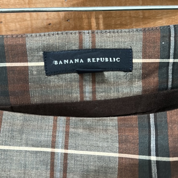 Banana Republic Women’s Plaid Skirt - Picture 3 of 4